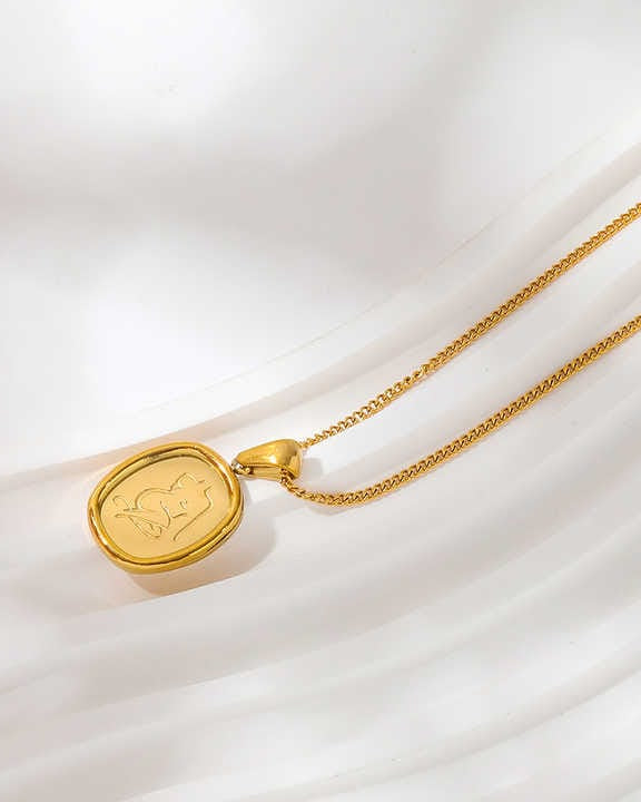 Mia Golden Coin Necklace