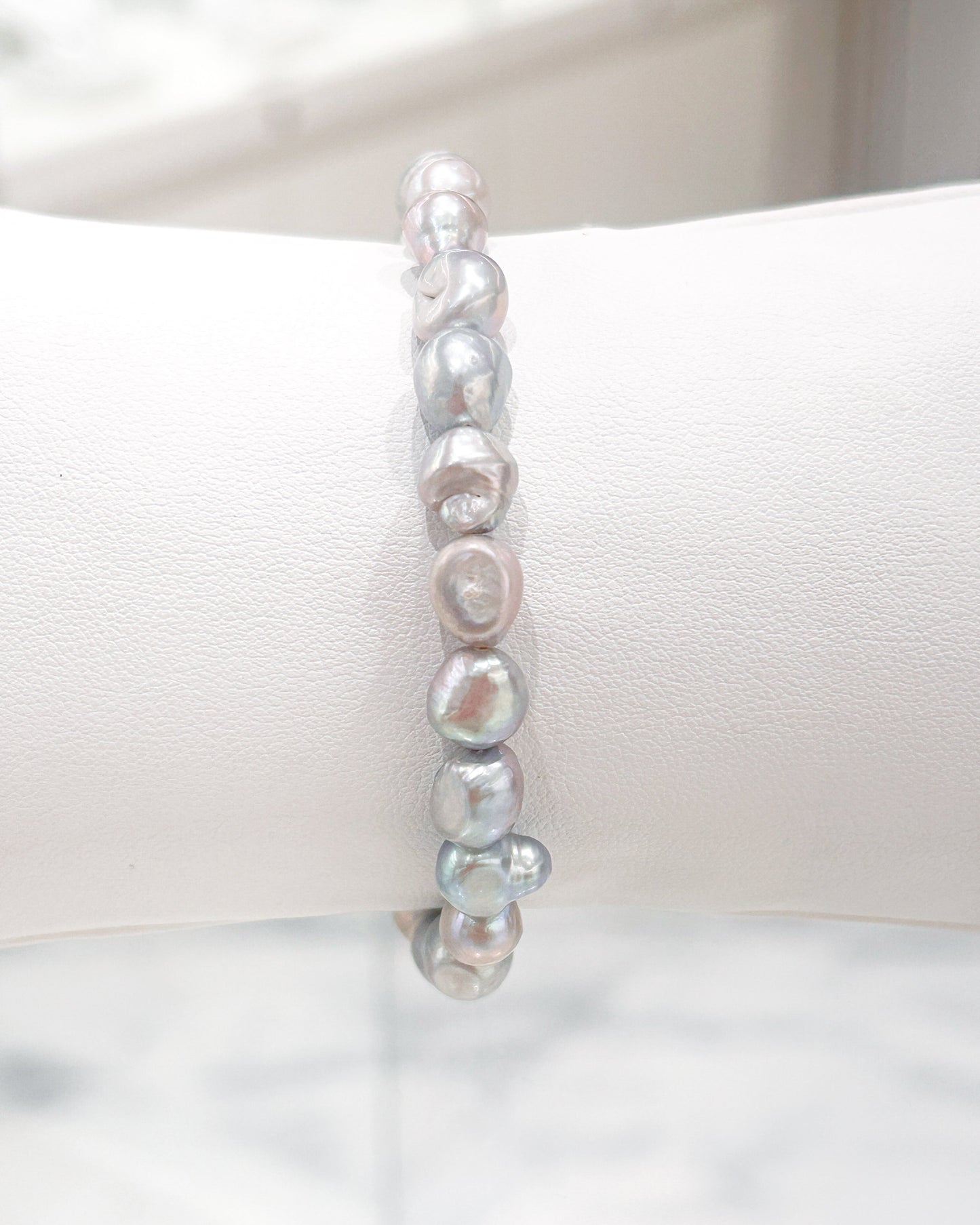 Pulsera de perlas barrocas en tonos lavanda y gris