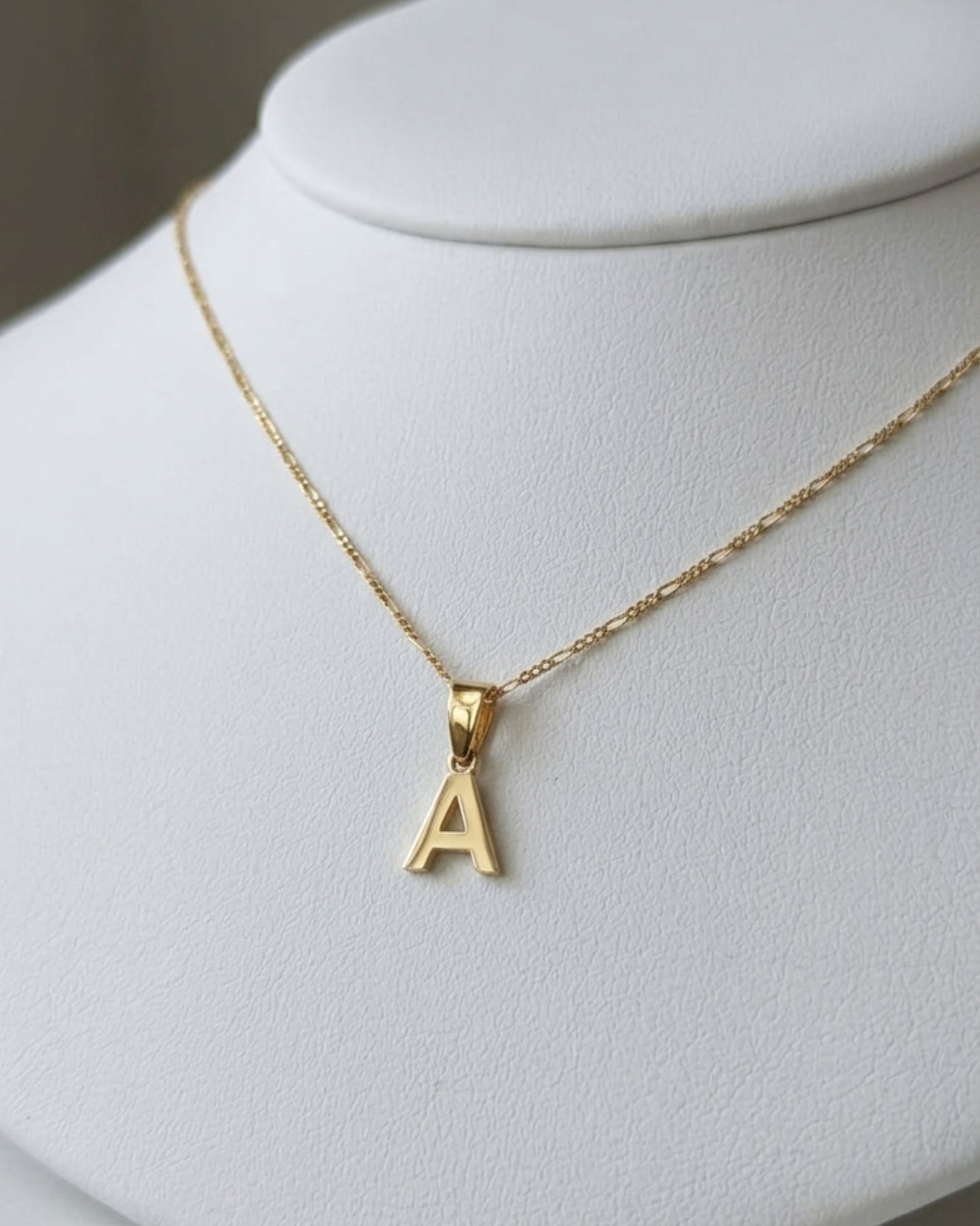 Dije Letra "A" en Oro 10K