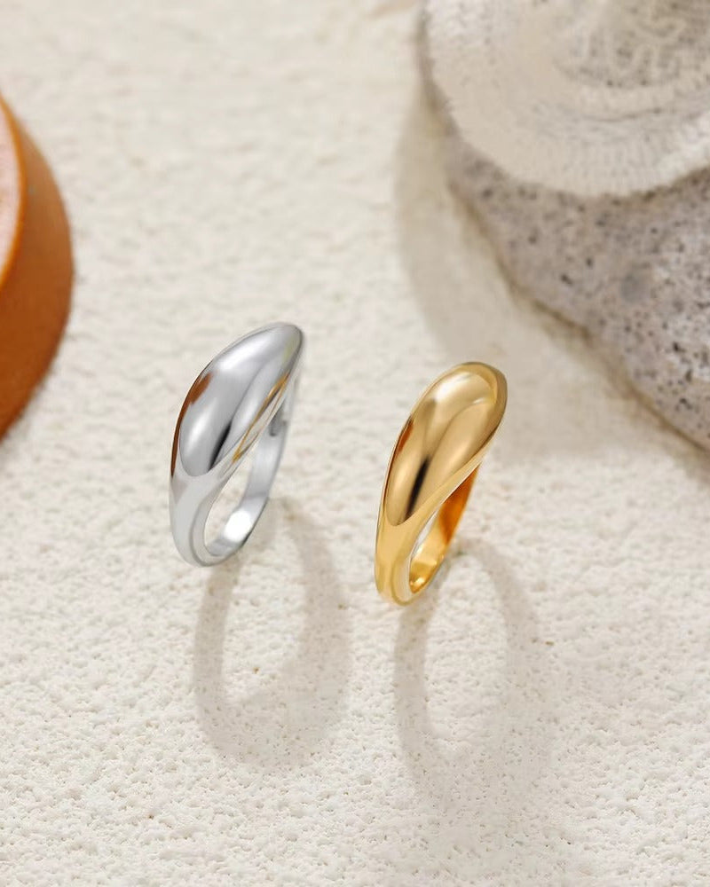 Anillo básico en color dorado