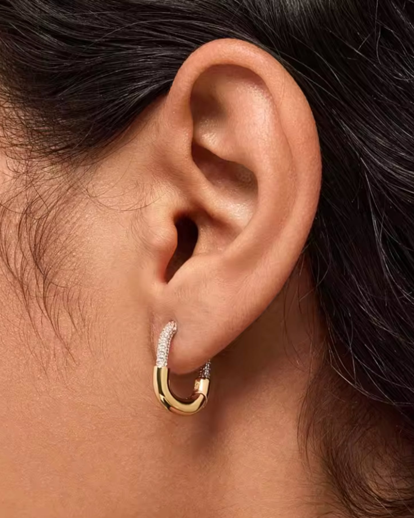 Aretes de Argollas Bicolores con Circonias
