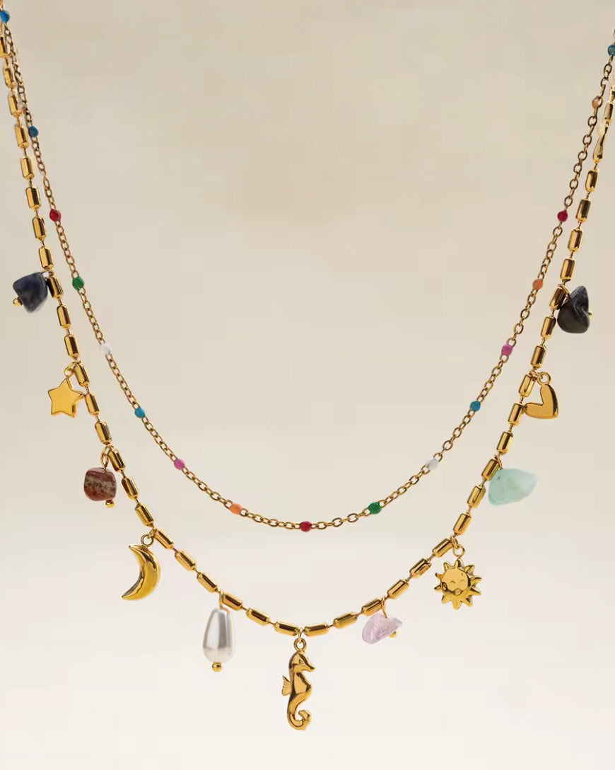 Collar doble con dijes celestiales y piedras naturales