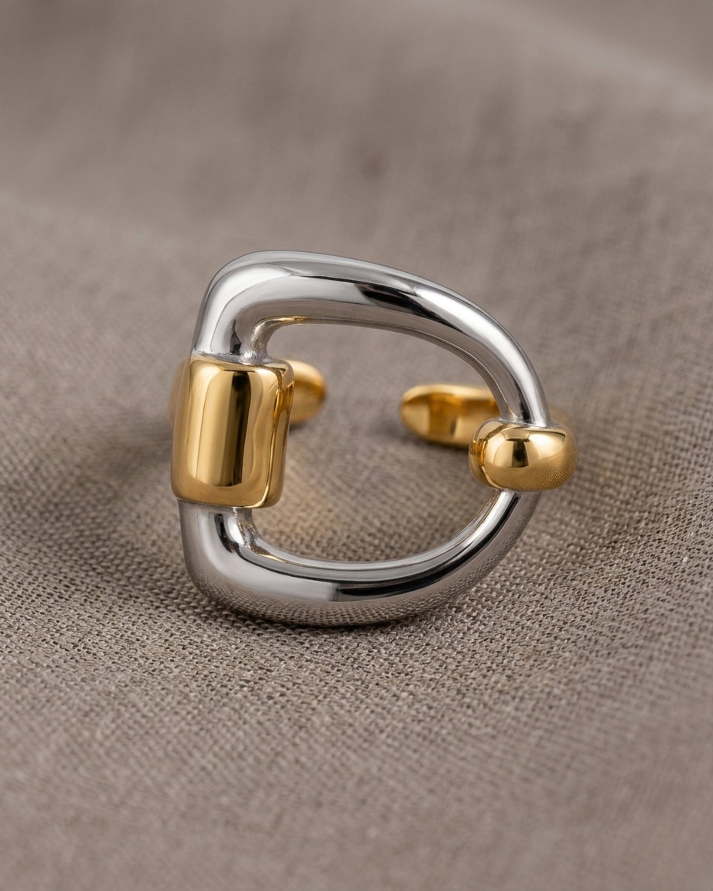 Anillo bicolor de eslabón ecuestre