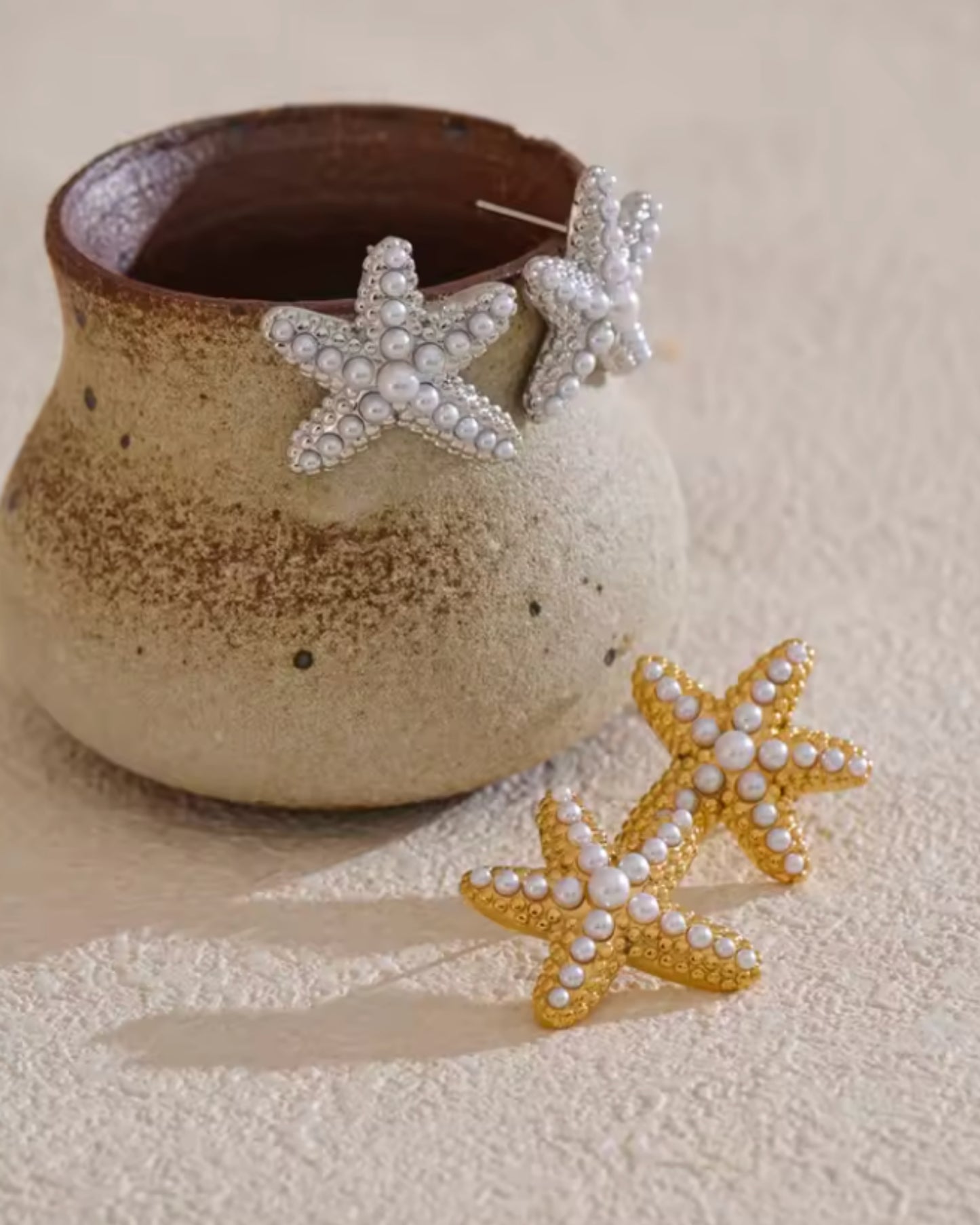 Aretes Dorados de Estrella de Mar con Perlas