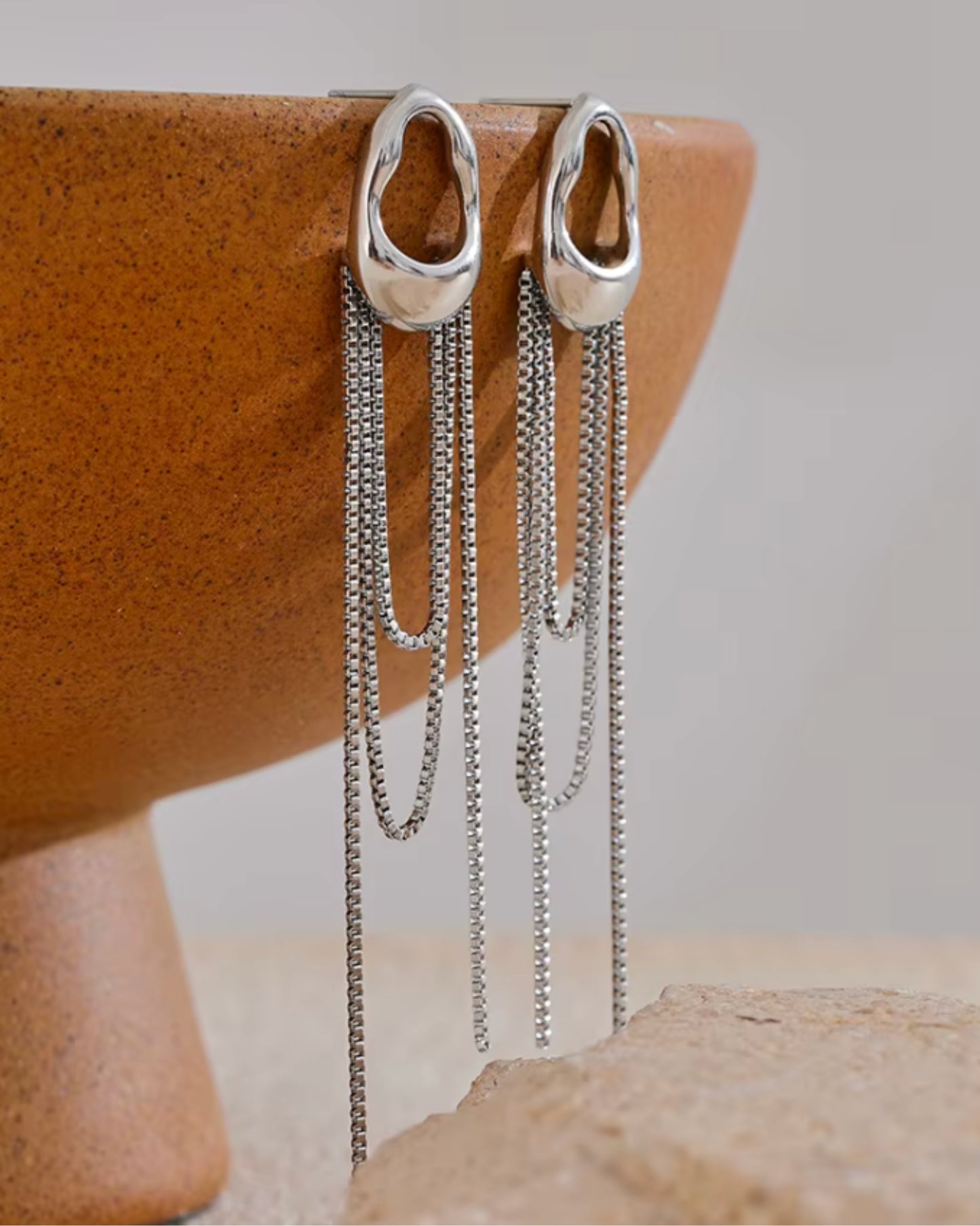 Aretes Colgantes de Eslabones en Capas