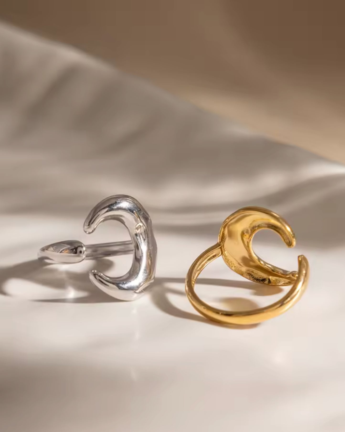 Anillo de Luna Creciente