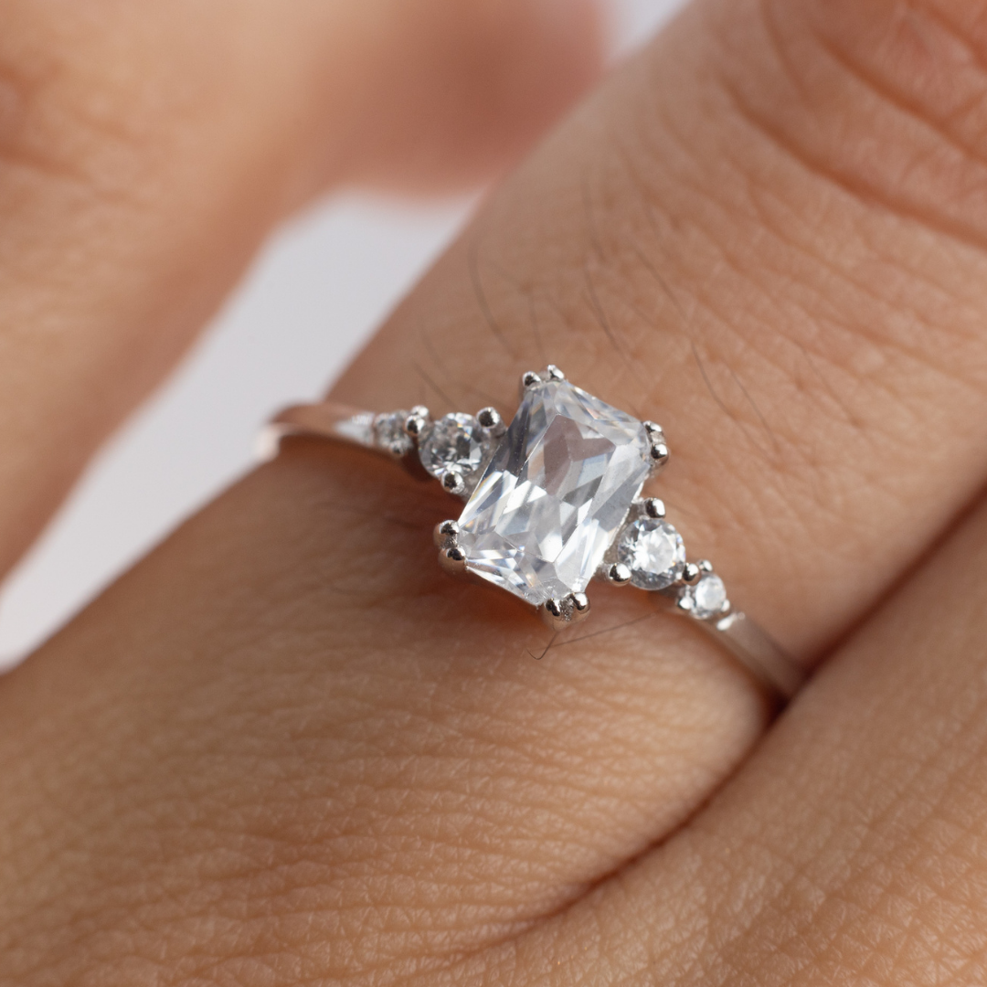 Marissa Queen Ring