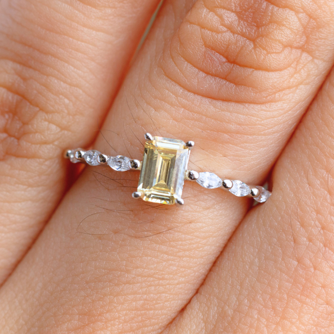 Ana Delicate Ring