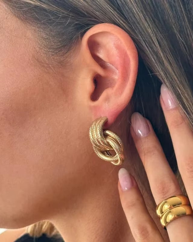 Aretes de eslabon grande dorado
