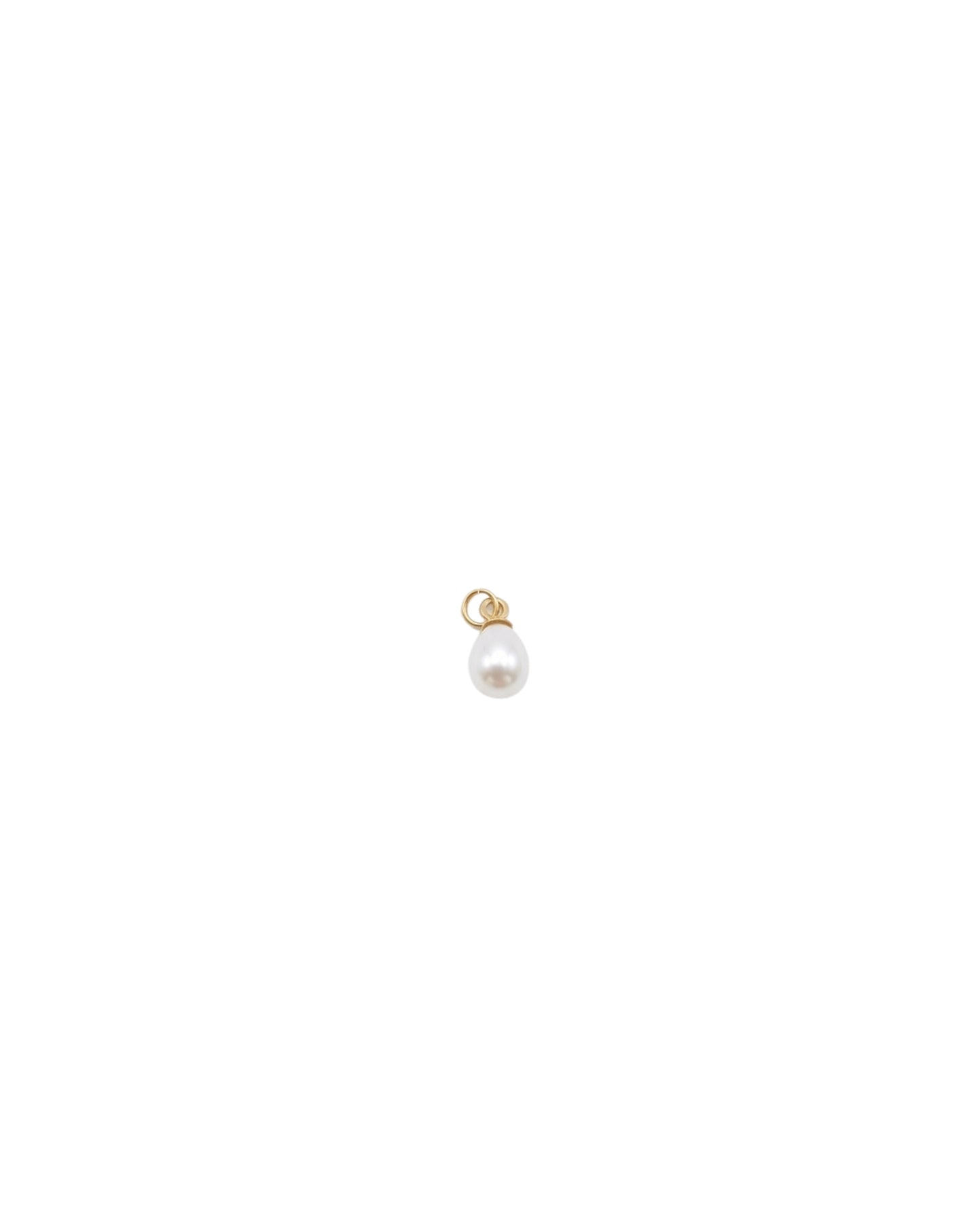 Dije de perla en gota con engaste minimalista