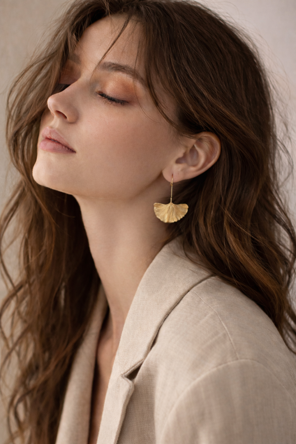Aretes con hoja colgante