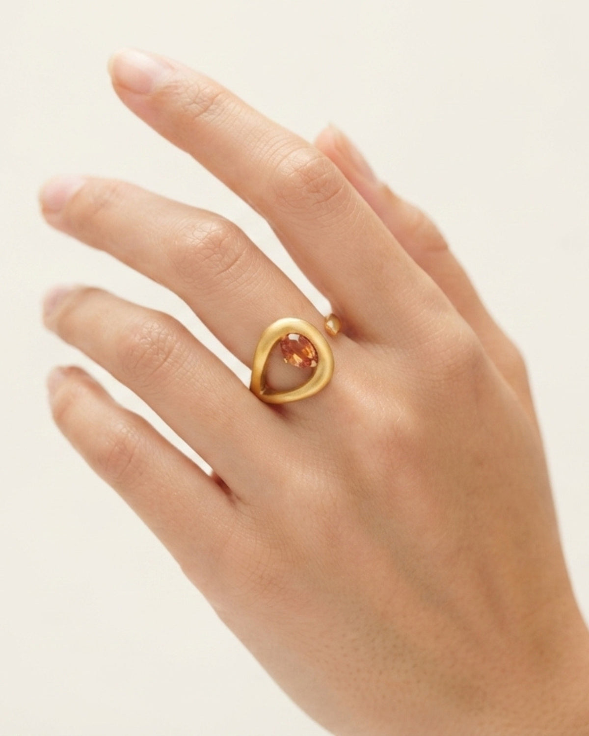 Anillo Orgánico Solstice con Gema Ámbar