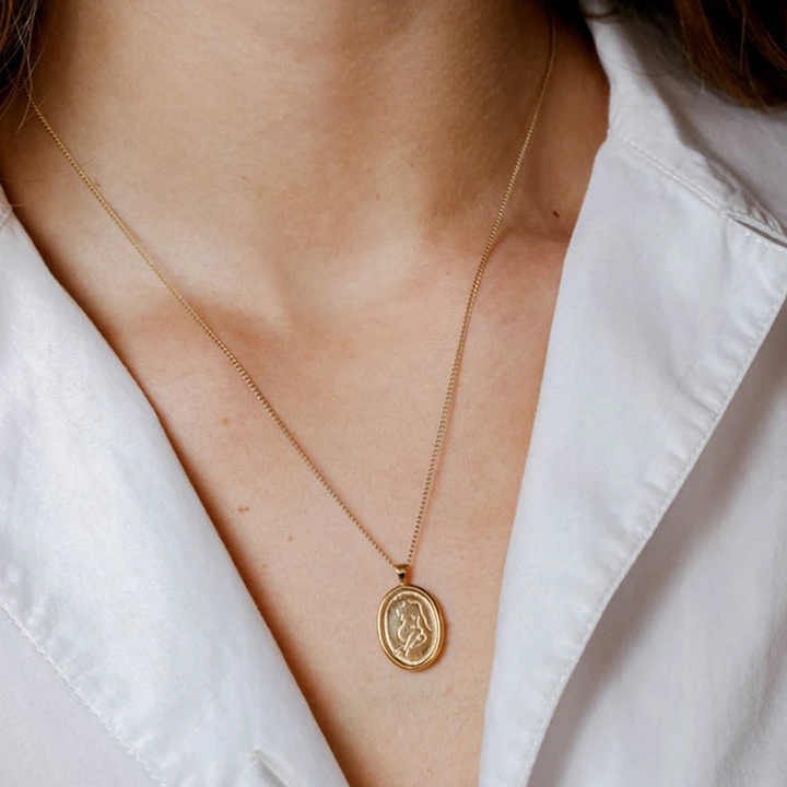Mia Golden Coin Necklace
