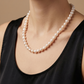 Collar de perlas cultivadas con broche de plata