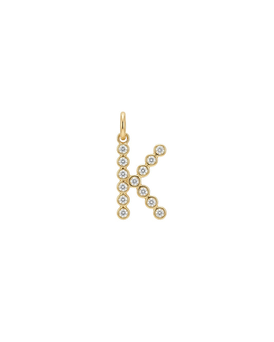Dije Colgante de Letra "K" con Circonitas en Tono Dorado