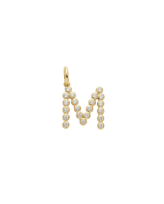 Dije Colgante de Letra "M" con Circonitas en Tono Dorado