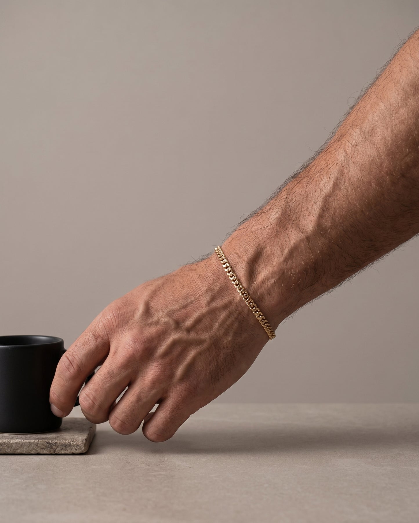 Pulsera de eslabón Grumet con textura diamantada en oro 10K