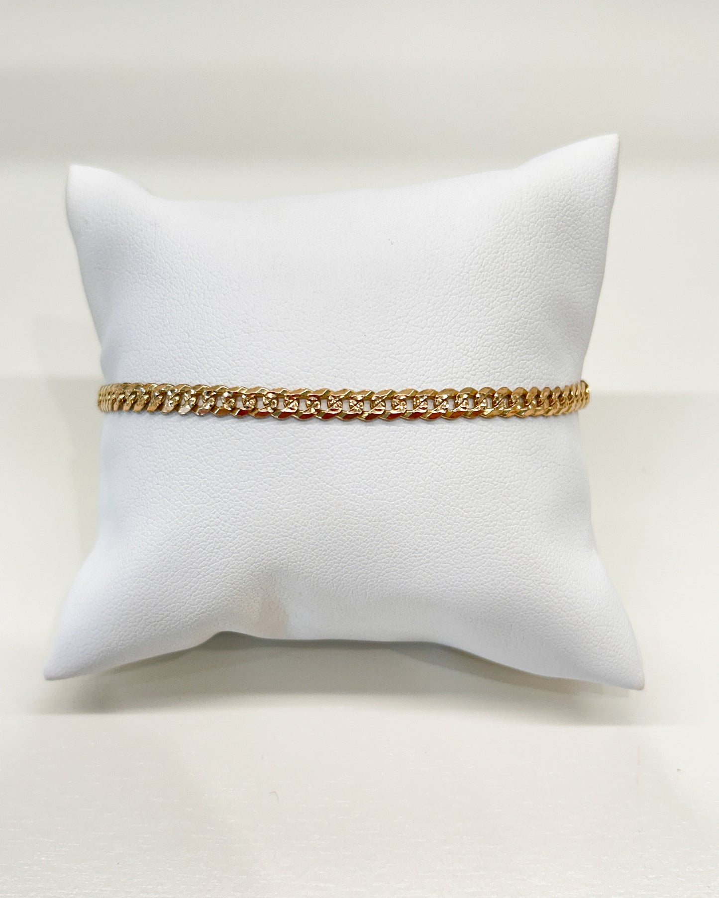 Pulsera de eslabón Grumet con textura diamantada en oro 10K