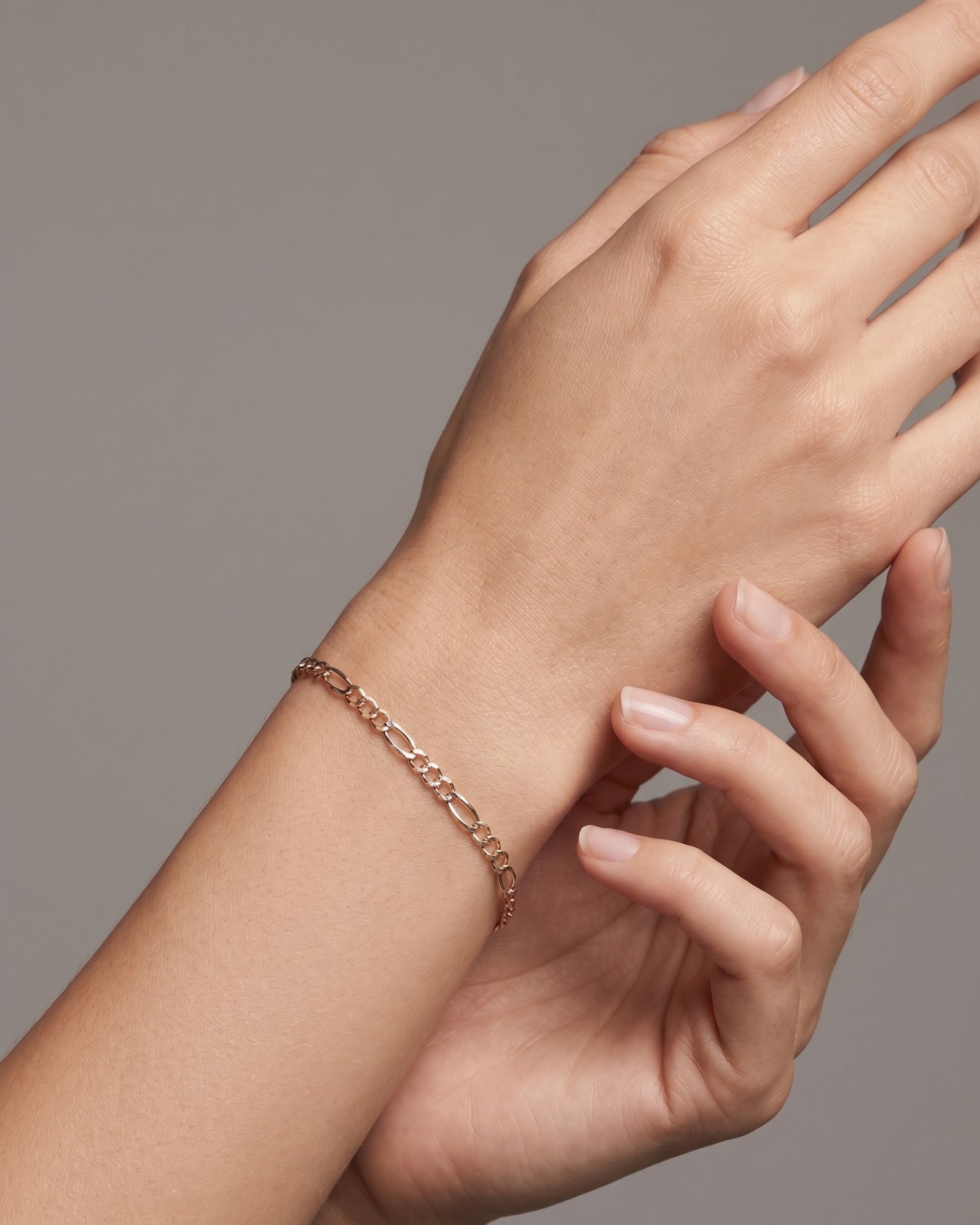 Pulsera de eslabón Figaro tricolor en oro 14K