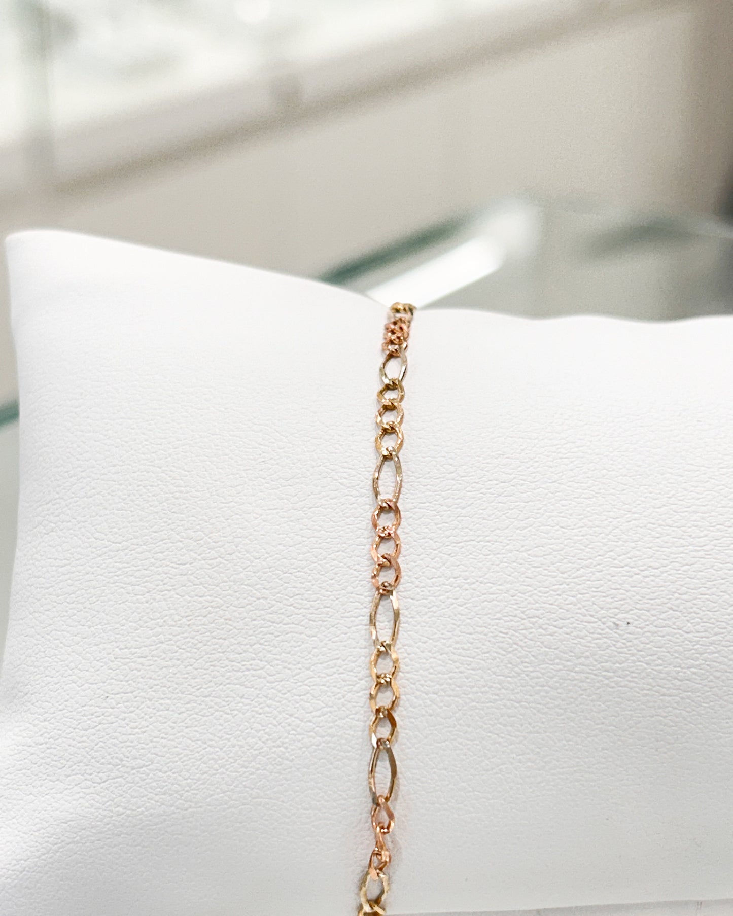 Pulsera de eslabón Figaro tricolor en oro 14K