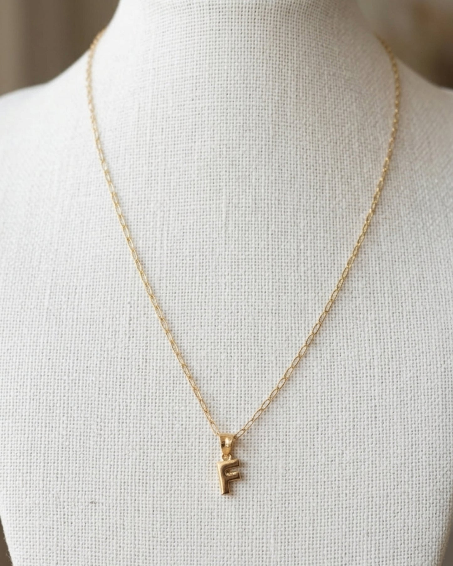 Dije Letra "F" en Oro 10K