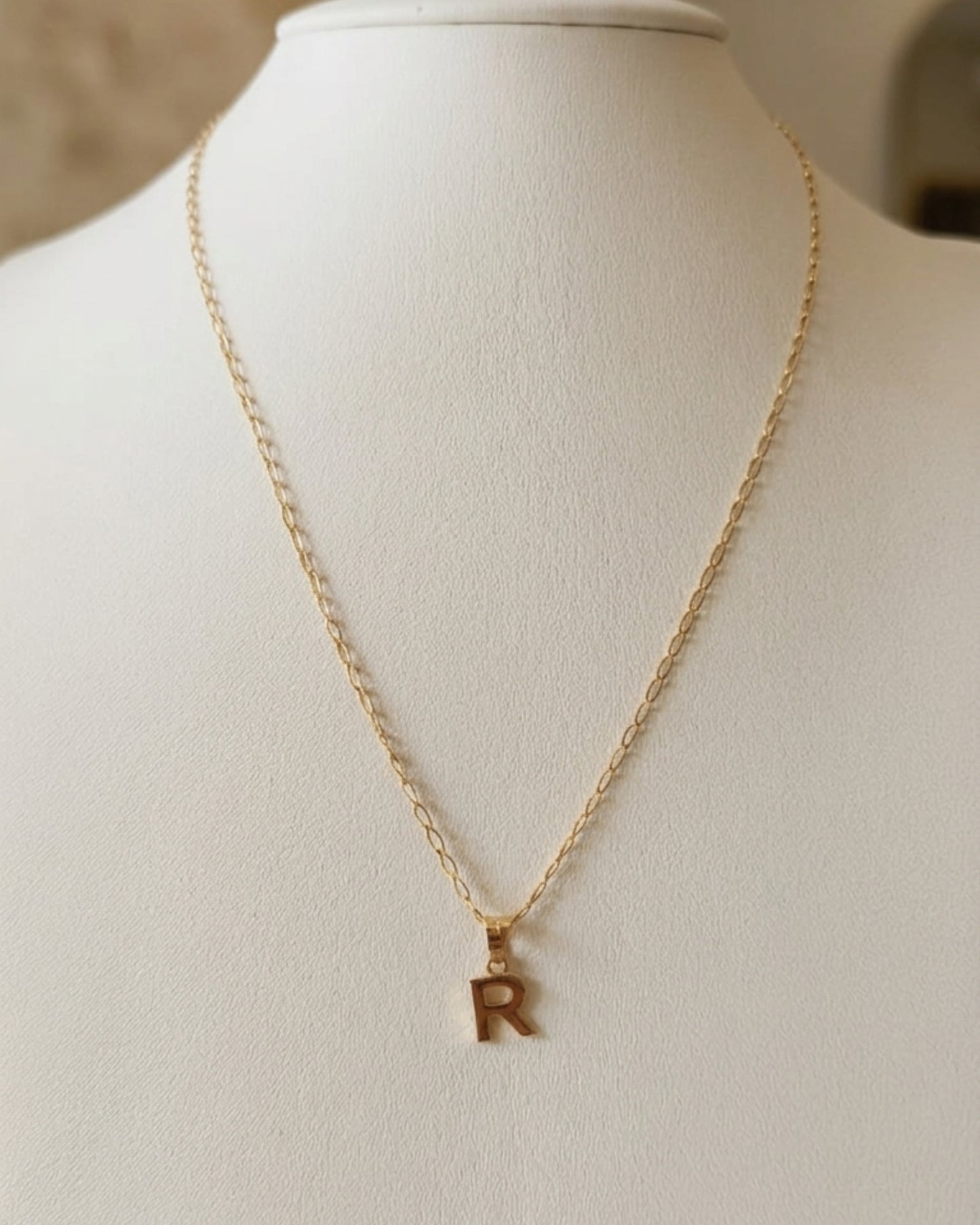 Dije Letra "R" en Oro 10K