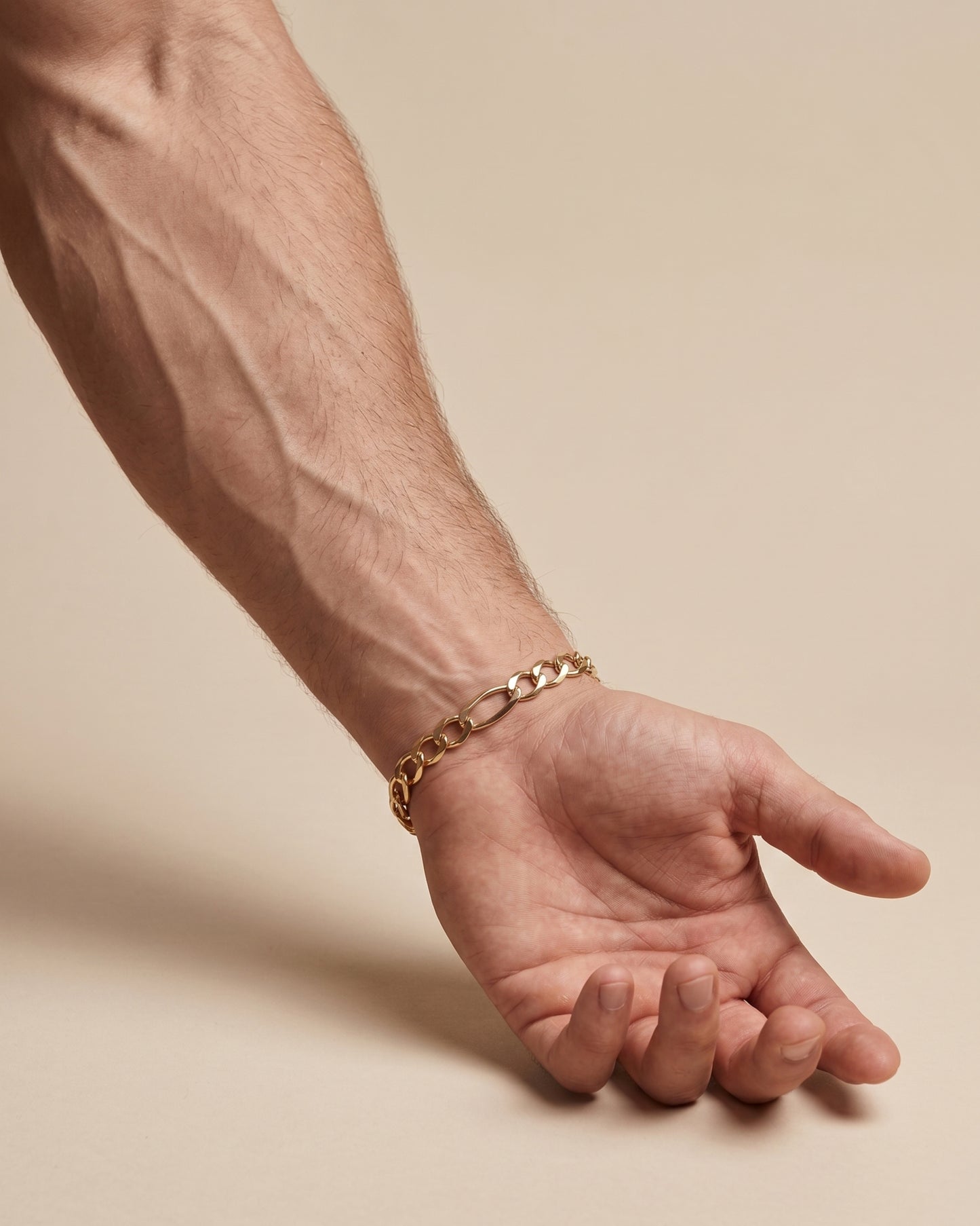 Pulsera de eslabón Figaro abierto en oro 10K