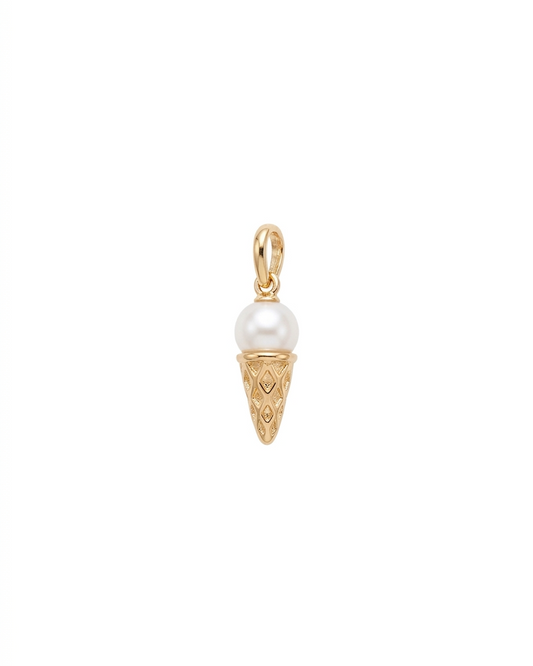 Dije de cono de helado en dorado con perla