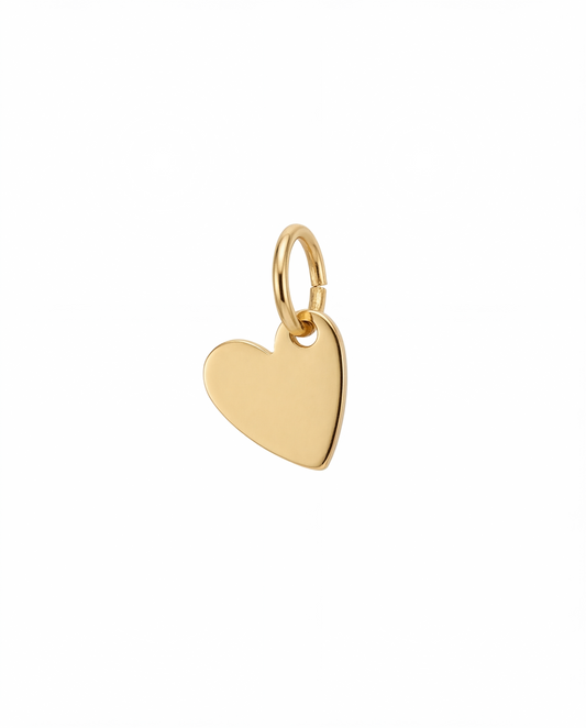 Dije de corazón minimalista en dorado