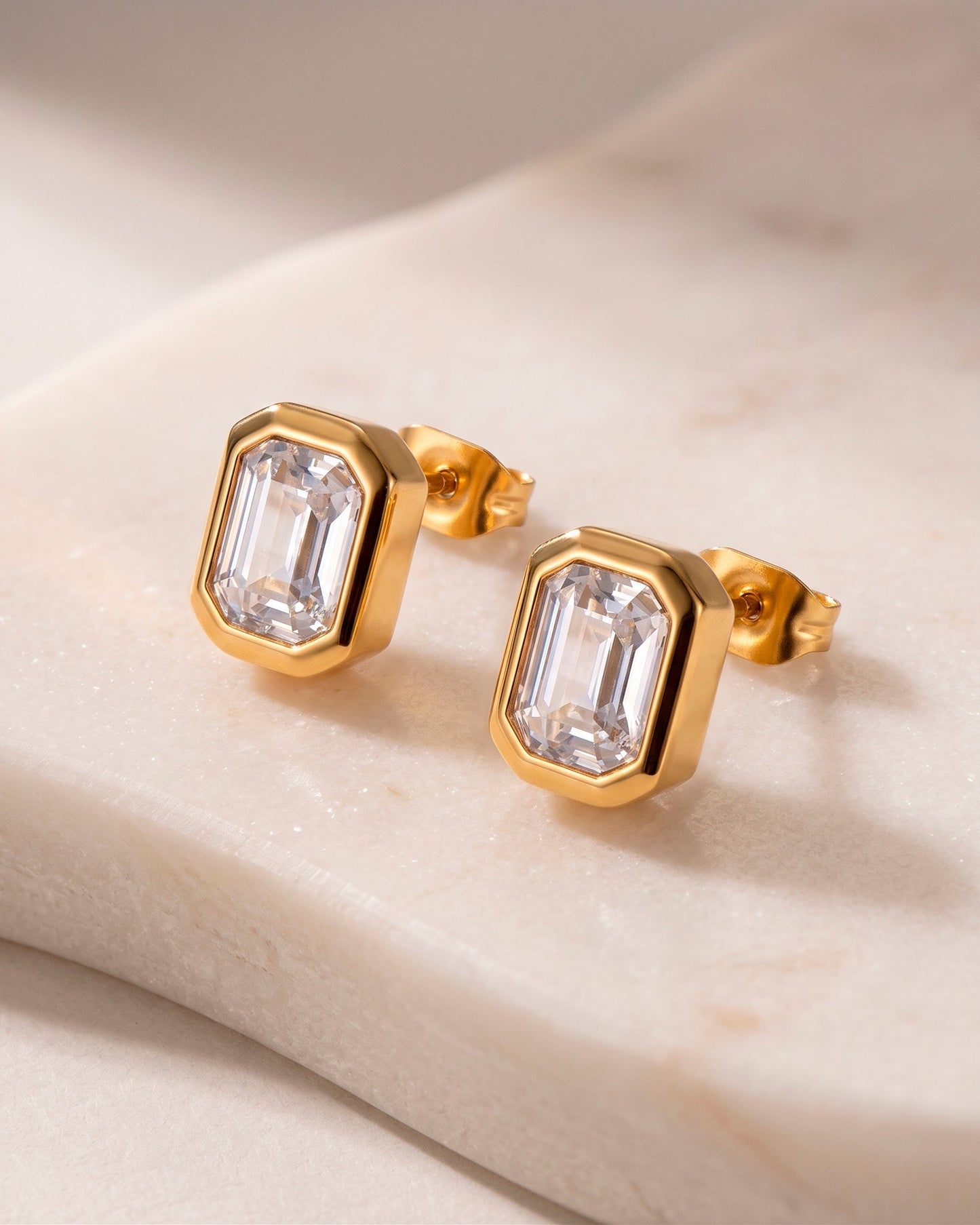 Aretes tipo studs emerald cut