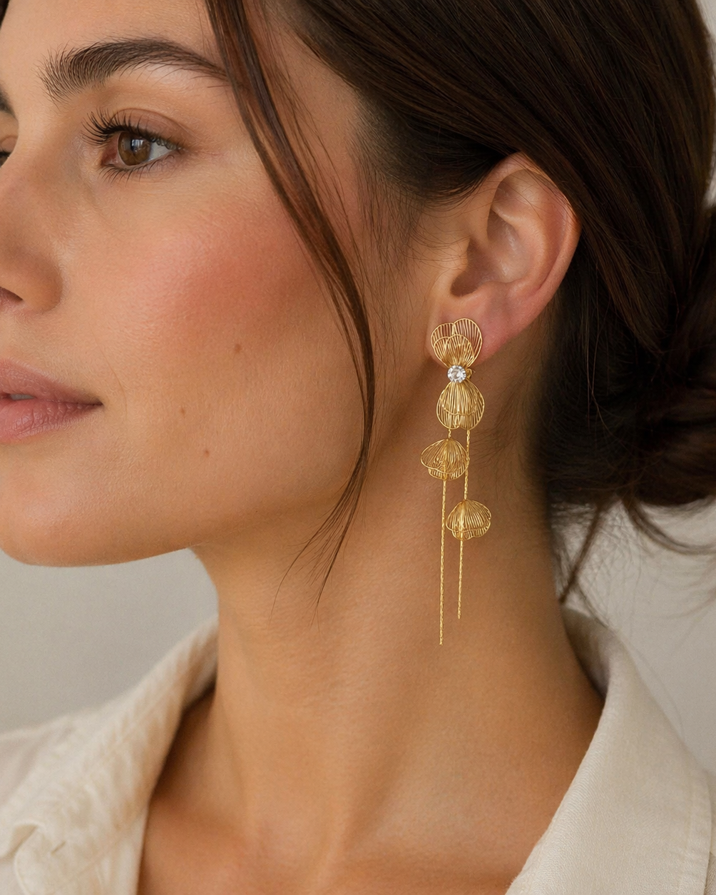 Aretes colgantes de mariposa en filigrana y cristales