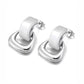 Aretes tipo studs con aros entrelazados en plateado y blanco