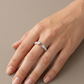 Anillo Plateado con Corazones