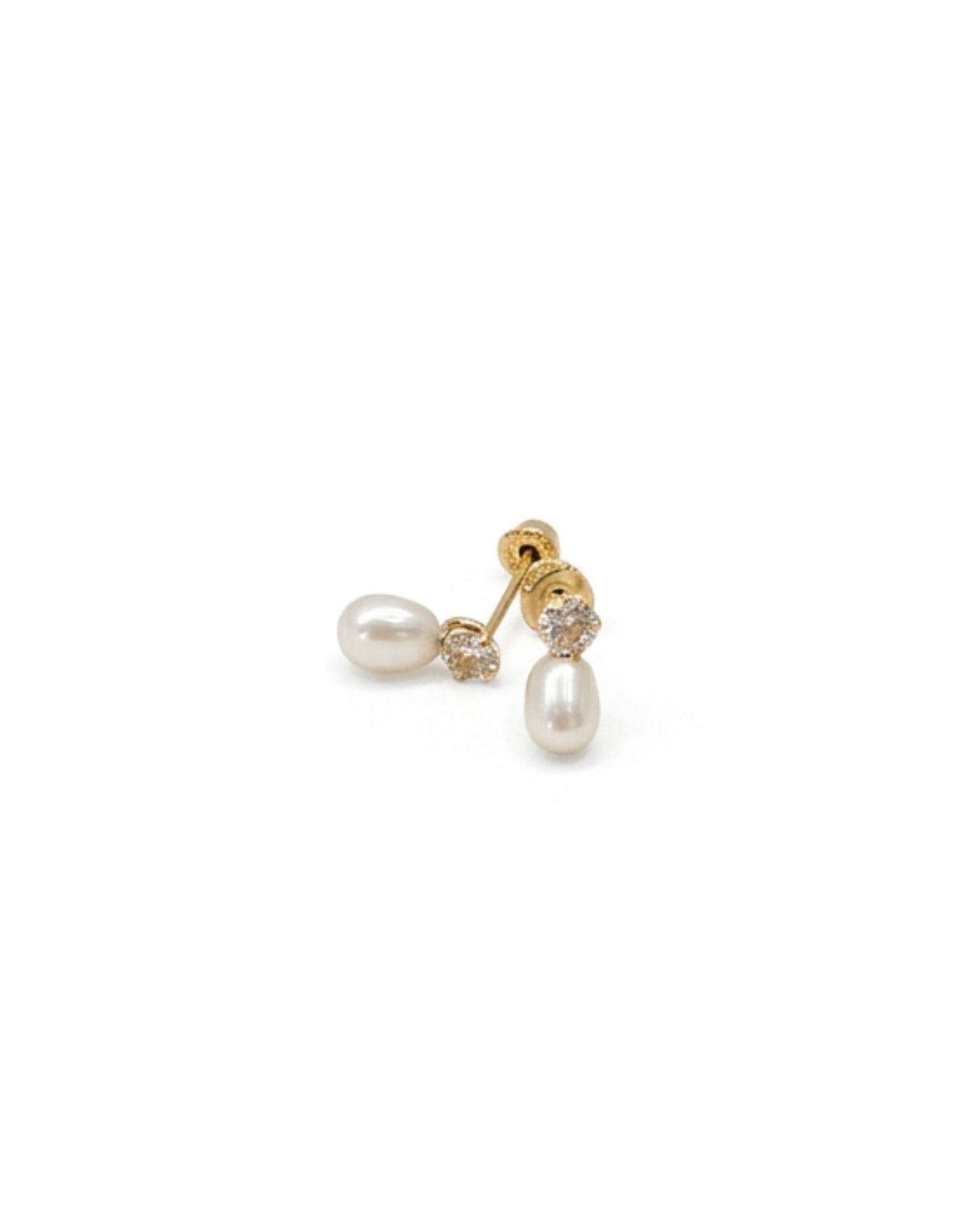 Broquel Gota de Perla con Detalle de Circonia