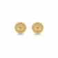Arete dorado con relieve de tipo broquel