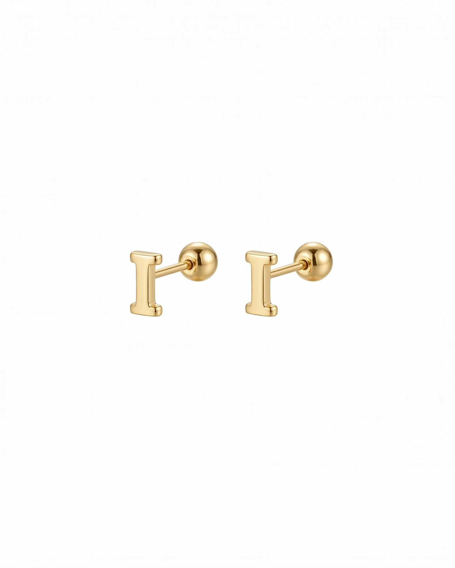 Arete tipo broquel de inicial "I" miniatura en oro 10k