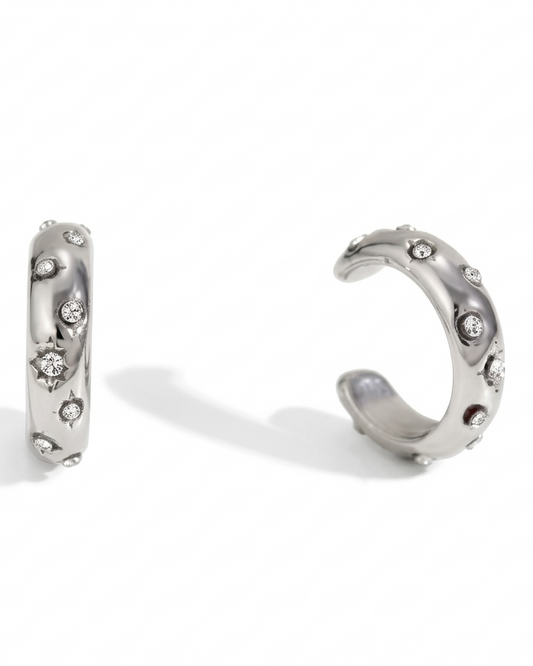 Earcuff liso con incrustaciones de circonia en acero inoxidable