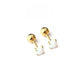Studs dorados con opalo blanco