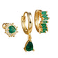 Conjunto de aretes con piedra zirconia en color verde, tipo huggie y studs