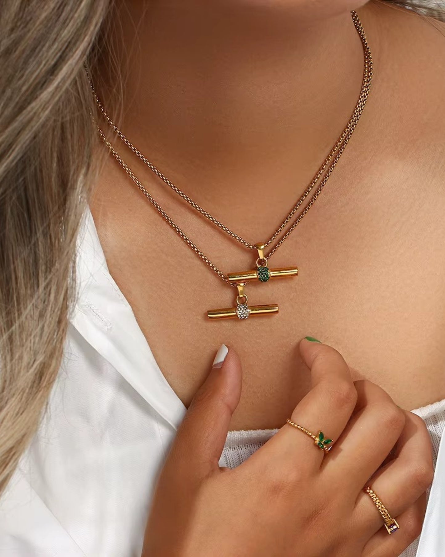 Collar de Barra Geométrica con Circonias
