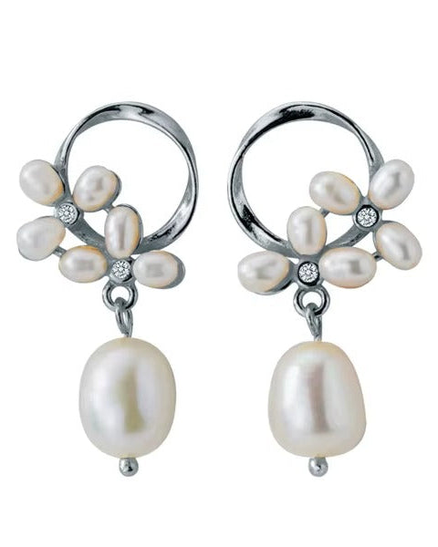 Aretes tipo drop earrings con perlas color plateado