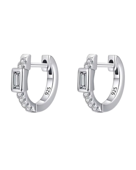 Aretes Huggie con Circonias Corte Baguette