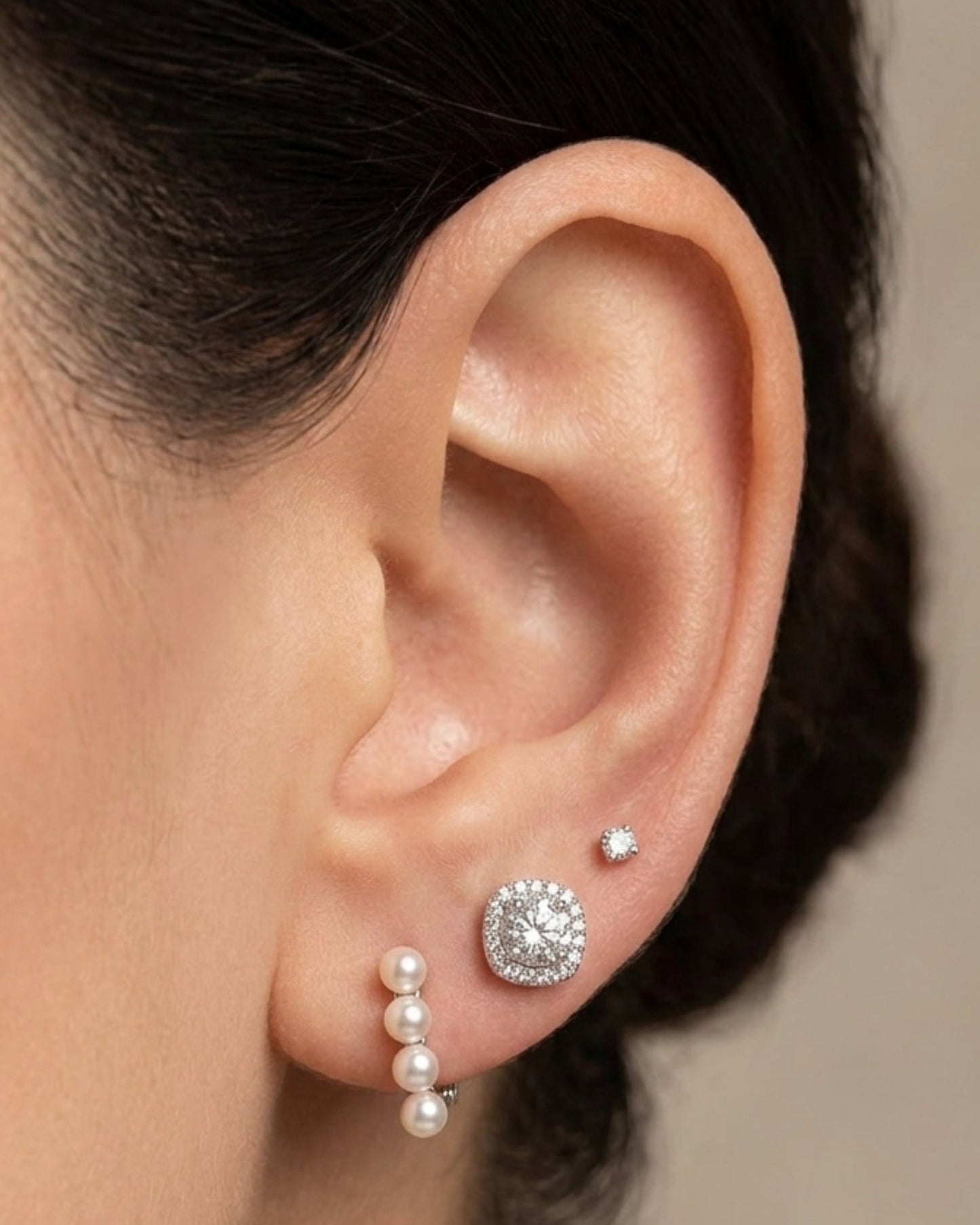 Arracadas pequeñas con hileras de mini perlas en plata