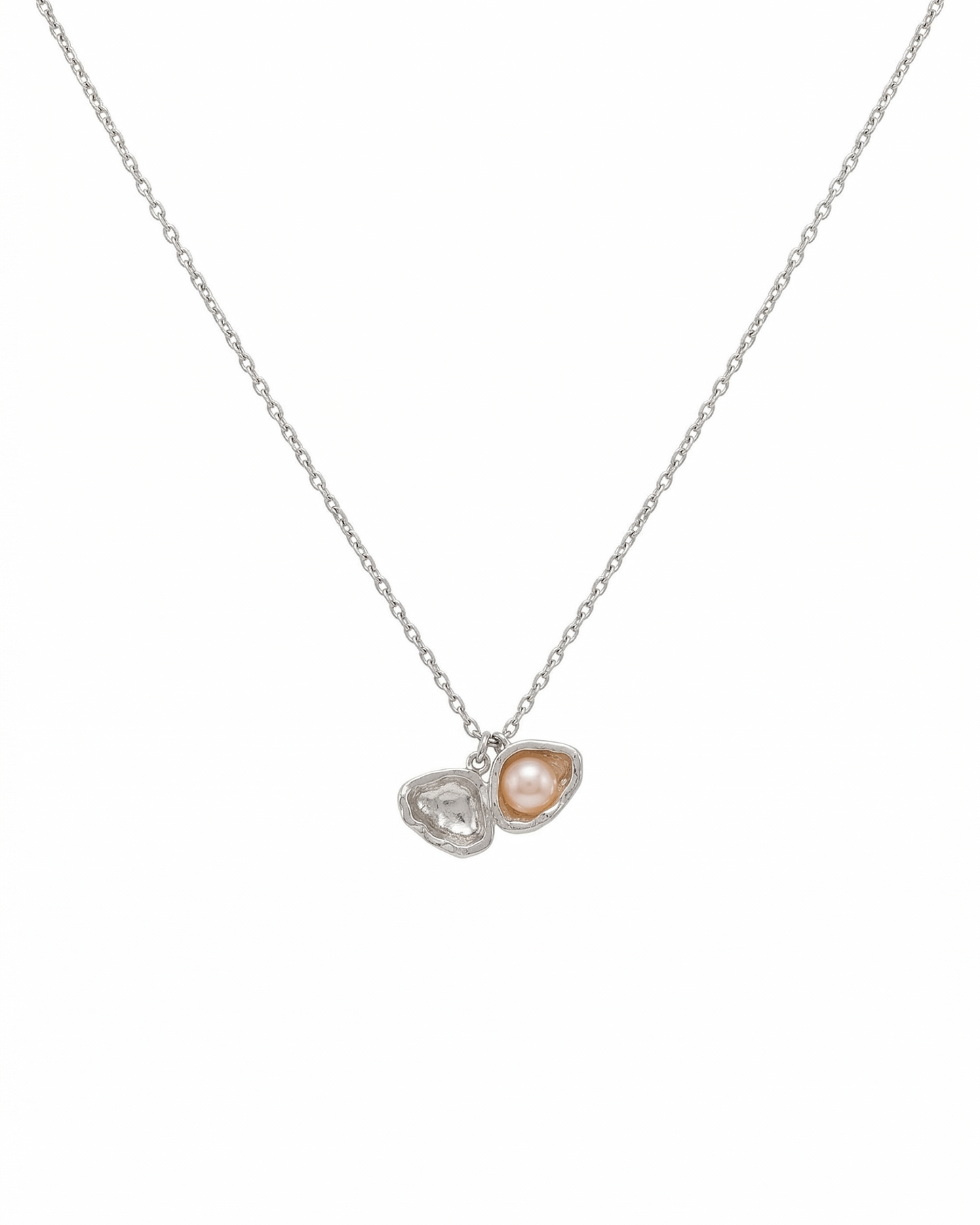 Collar de conchita de mar con perla