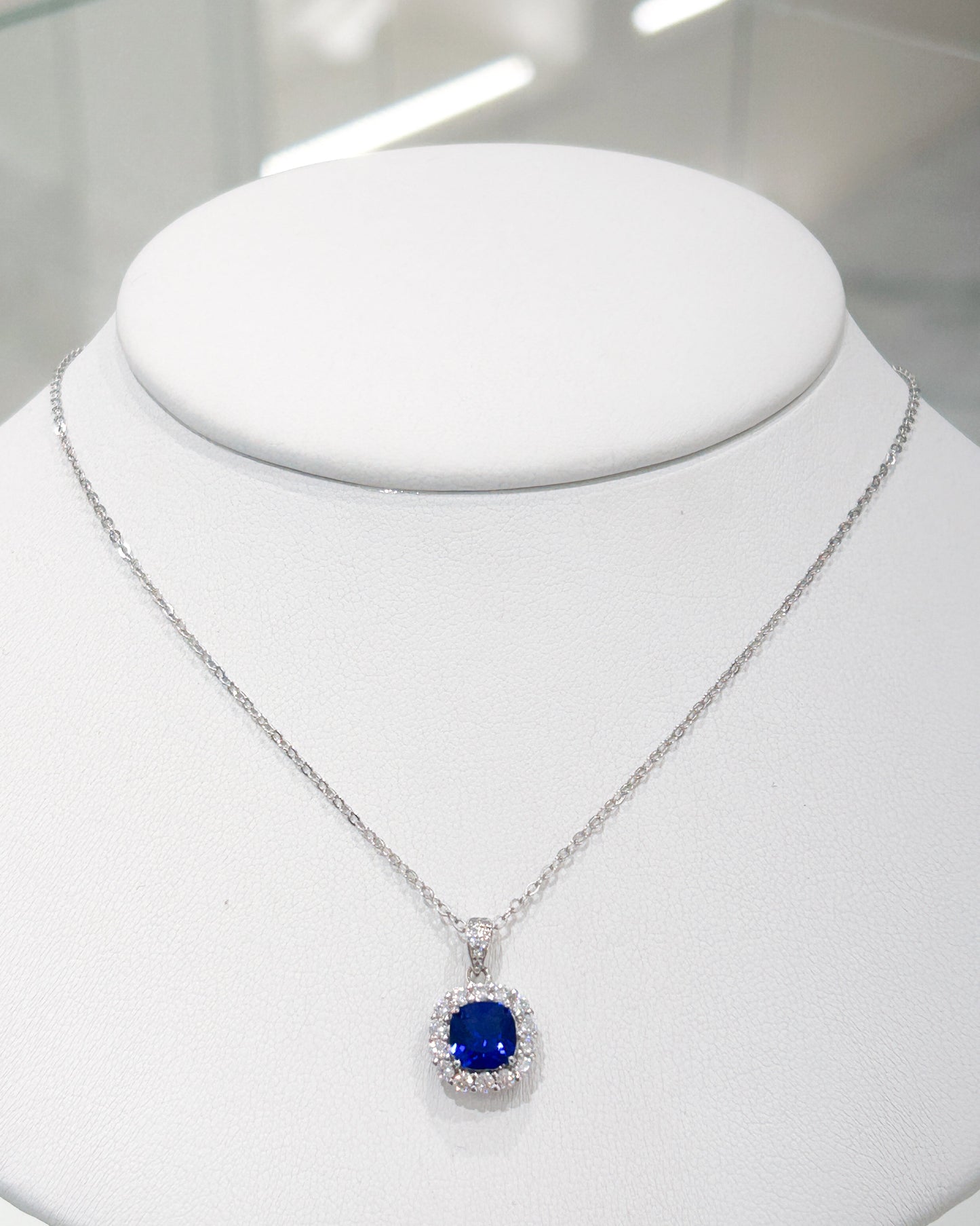 Collar de halo con cristal azul