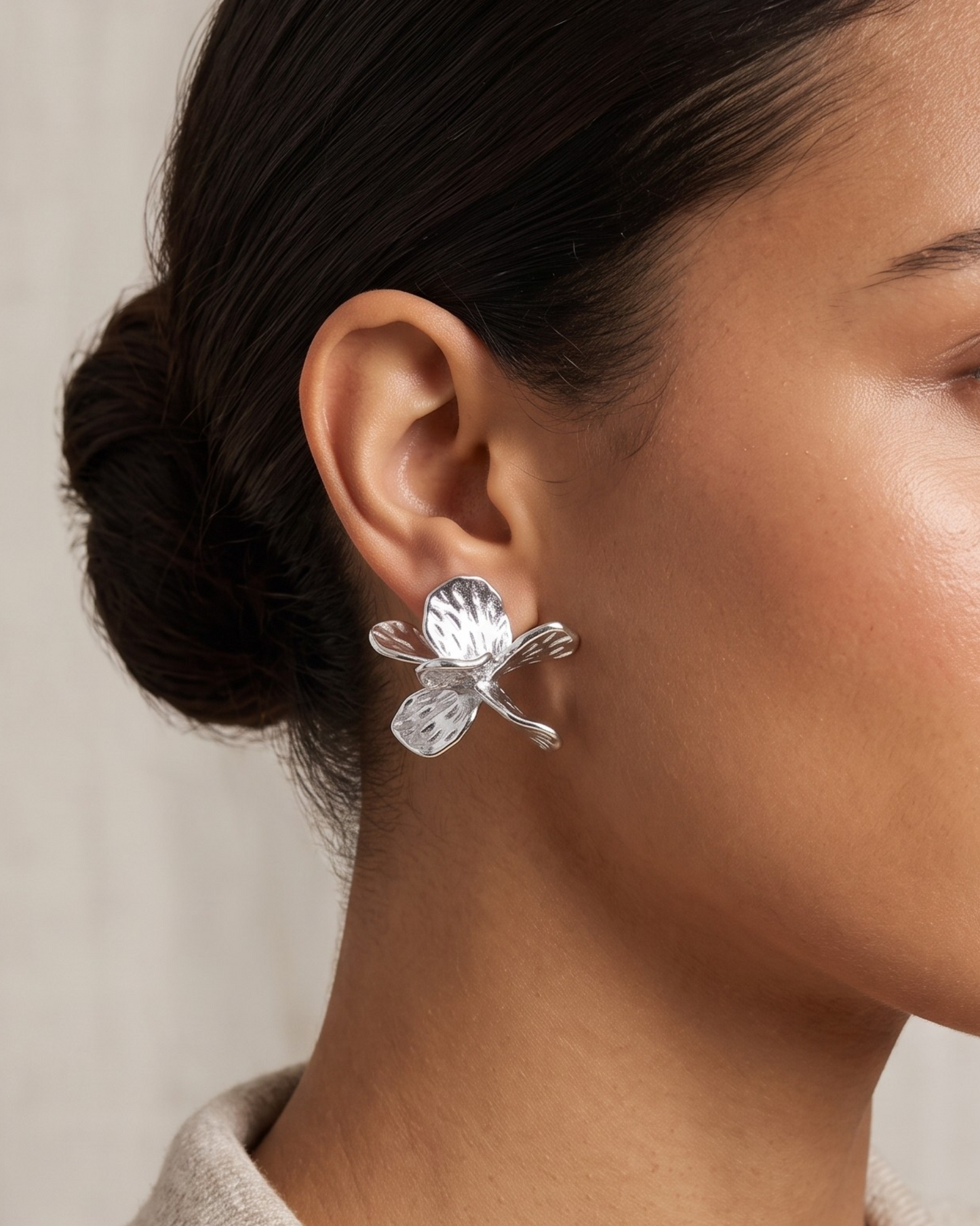 Aretes Diseño de Flor en Plateado