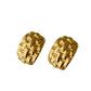 Aretes con textura de eslabones entrelazados en relieve