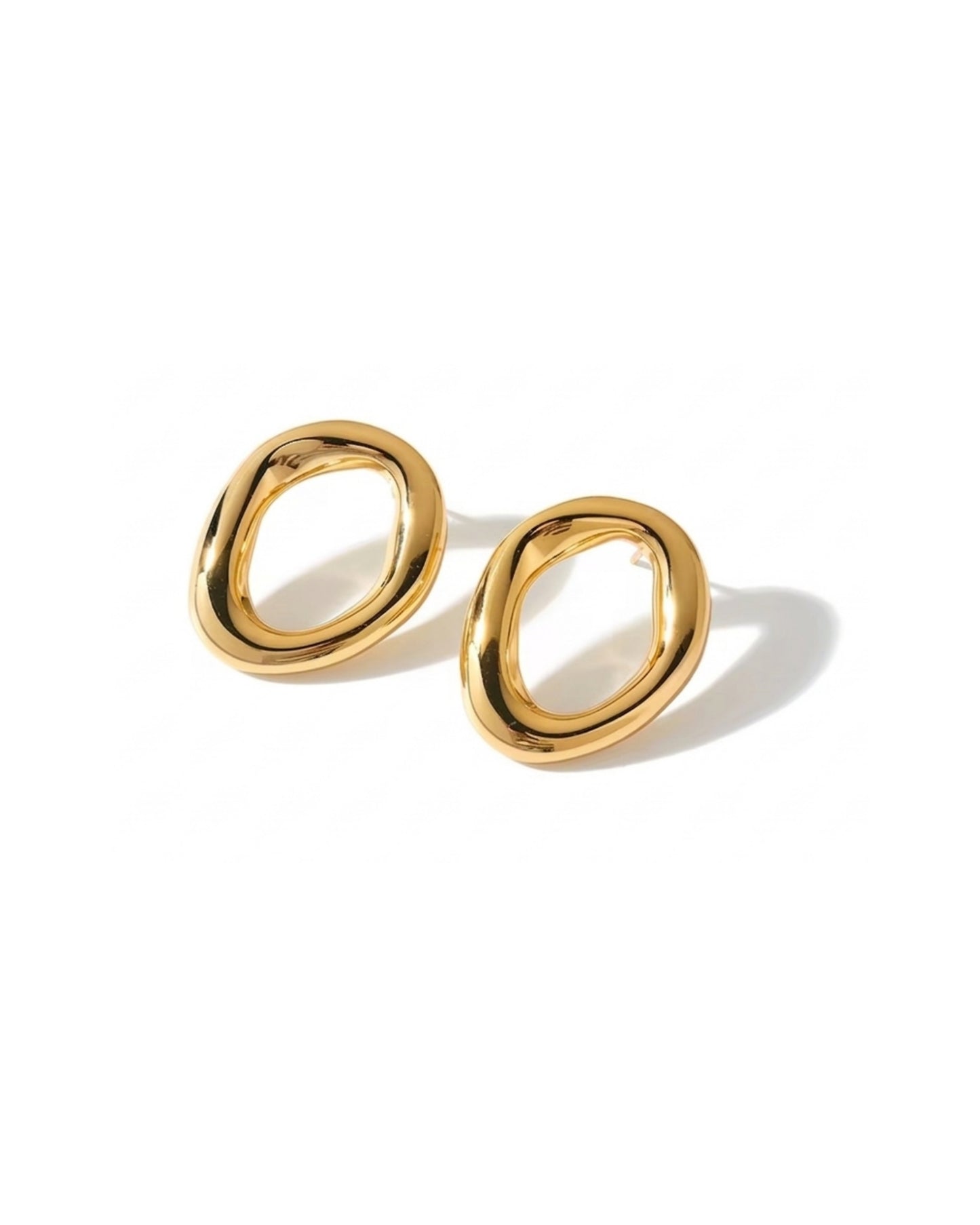 Aretes de Silueta Fluida
