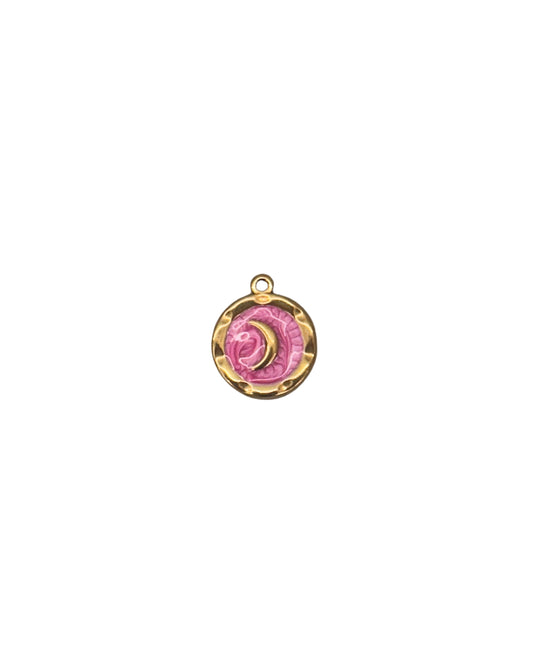 Dije de moneda con esmalte rosa y media luna en dorado