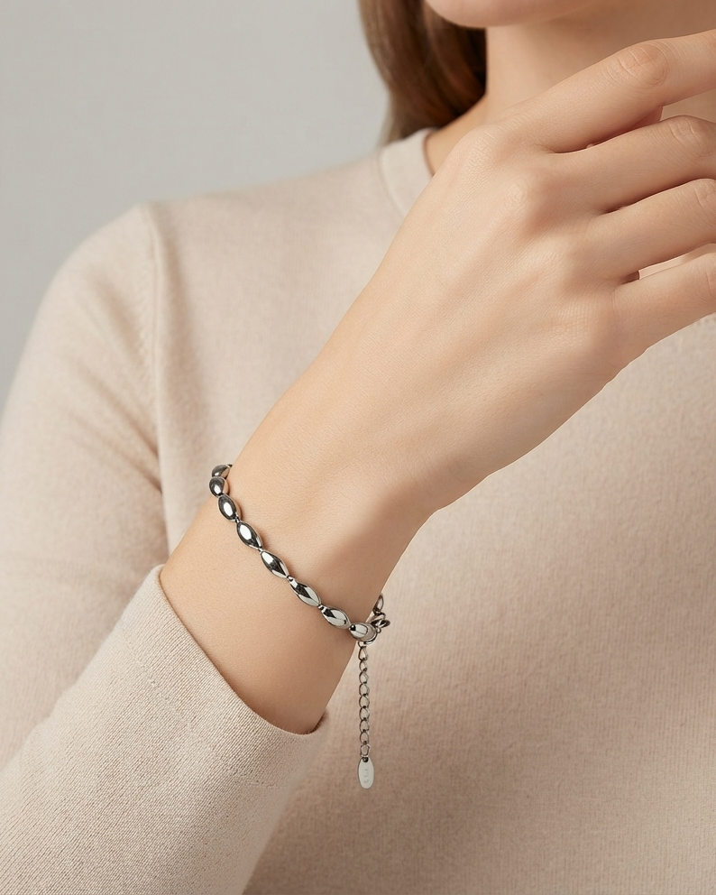 Pulsera Trenzada en Tono Plateado